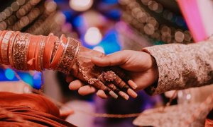 Hindistanda maraqlı toy: 24 yaşlı qadın özü ilə evləndi