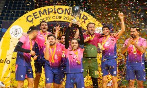 Yelo Bank əməkdaşları arasında futbol çempionatı keçirilib