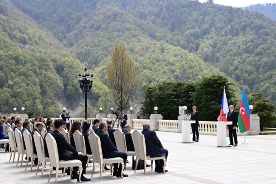 İlham Əliyev və Andrey Babiş mətbuata bəyanatlarla çıxış etdilər - Foto